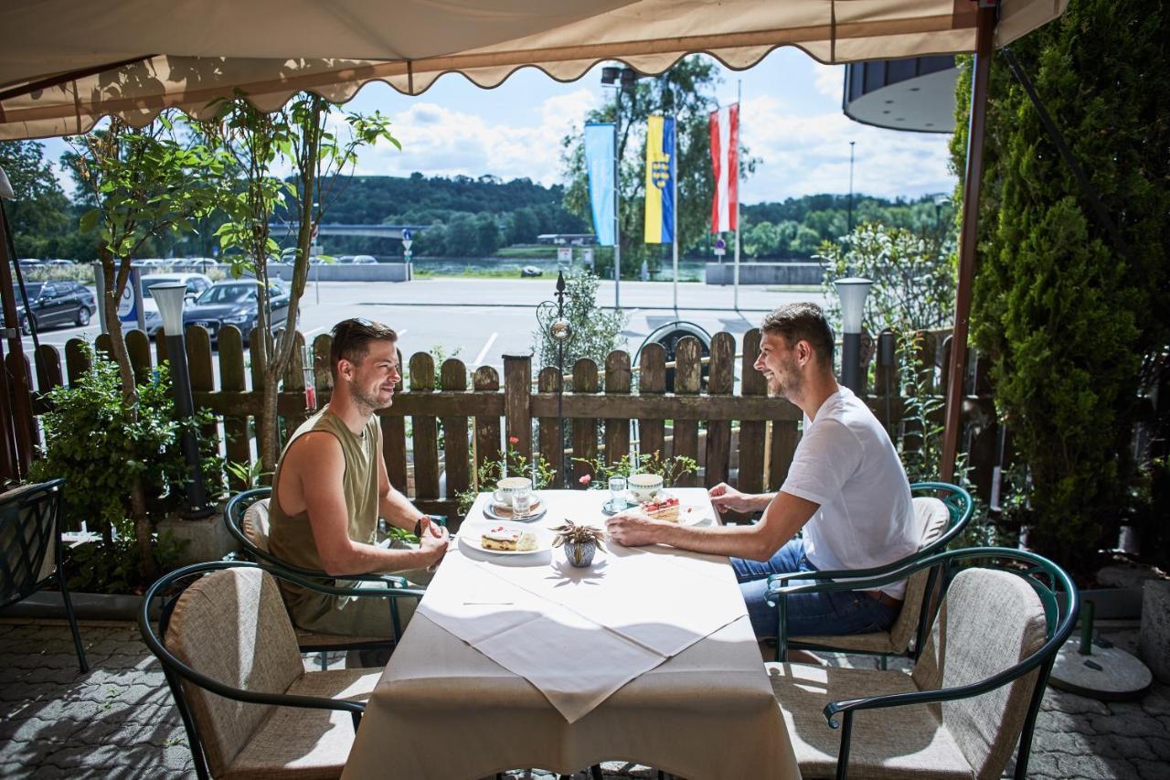 Hotel Donauhof Емерсдорф-ан-дер-Донау Екстериор снимка